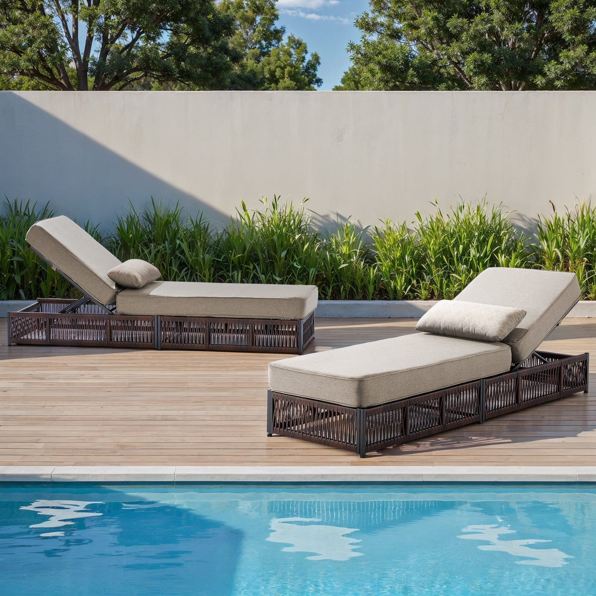 POCASSY Patio Chaise Lounge, Adjustable Backrest, 5-inch Thick Cushion, Brown Wicker, Patio Recliner Lounge Chair, Rattan Reclining Chair for Pool Pool Side